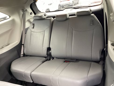 Used 2024 Toyota Sienna XLE image 15