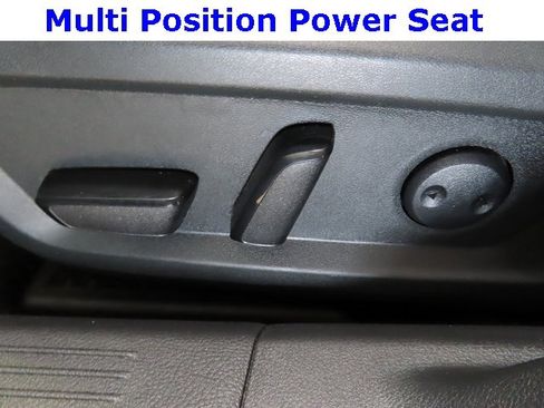 Used 2023 Nissan Rogue SV image 19