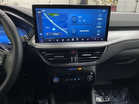 Used 2025 Ford Escape Platinum w/ Premium Technology Package image 9