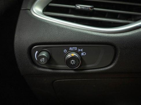 Used 2023 Chevrolet Malibu LT image 28
