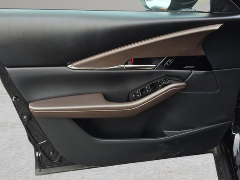 Certified 2025 MAZDA CX-30 2.5 Turbo w/ Premium Package image 10