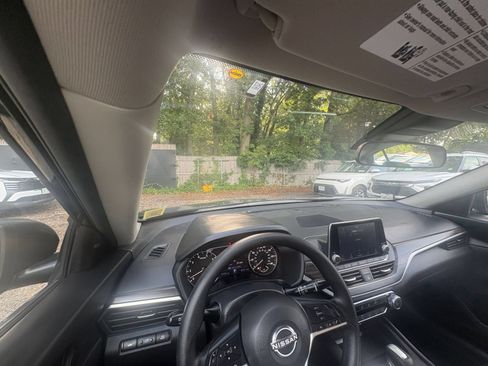 Used 2026 Nissan Altima 2.5 SV FWD image 32