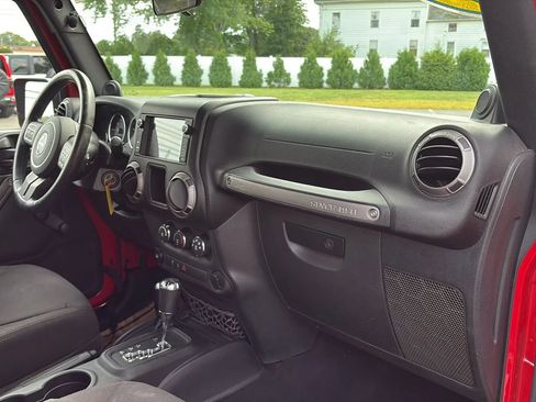 Used 2014 Jeep Wrangler Sport w/ Connectivity Group AWD/4WD image 17