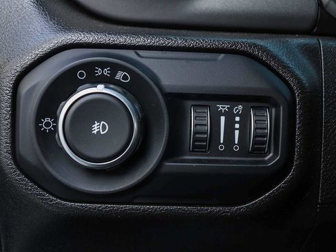 Used 2022 Jeep Wrangler Unlimited Sport image 22