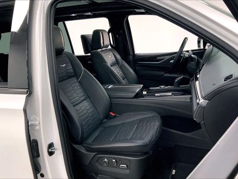Used 2023 Cadillac Escalade V image 8