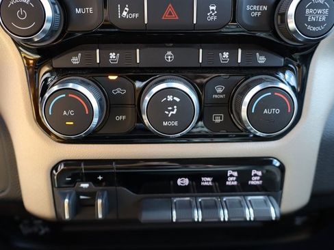 Used 2024 RAM 2500 Laramie w/ Safety Group image 28