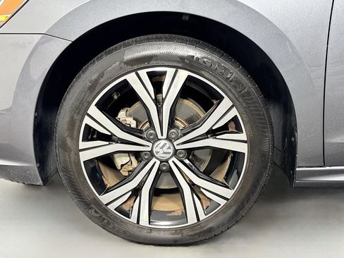 Used 2022 Volkswagen Passat 2.0T SE image 37