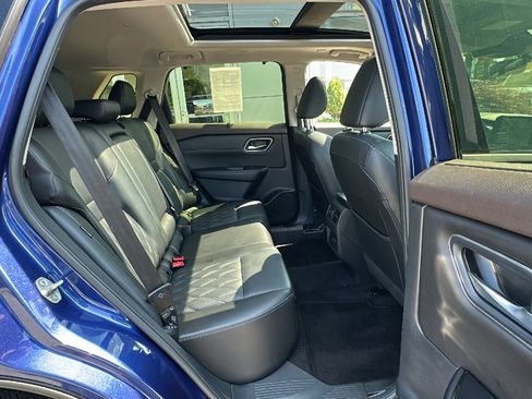 Certified 2023 Nissan Rogue Platinum AWD/4WD image 24