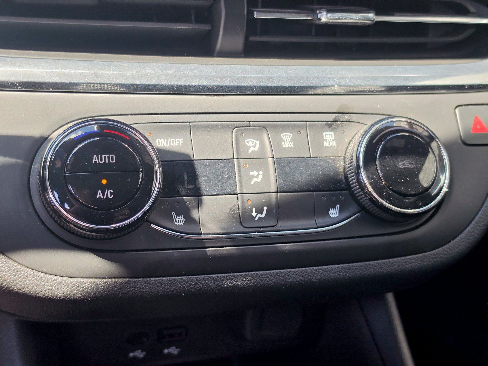 Used 2025 Buick Envista Preferred w/ Convenience I Package FWD image 15