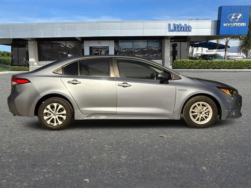 Used 2020 Toyota Corolla LE image 8