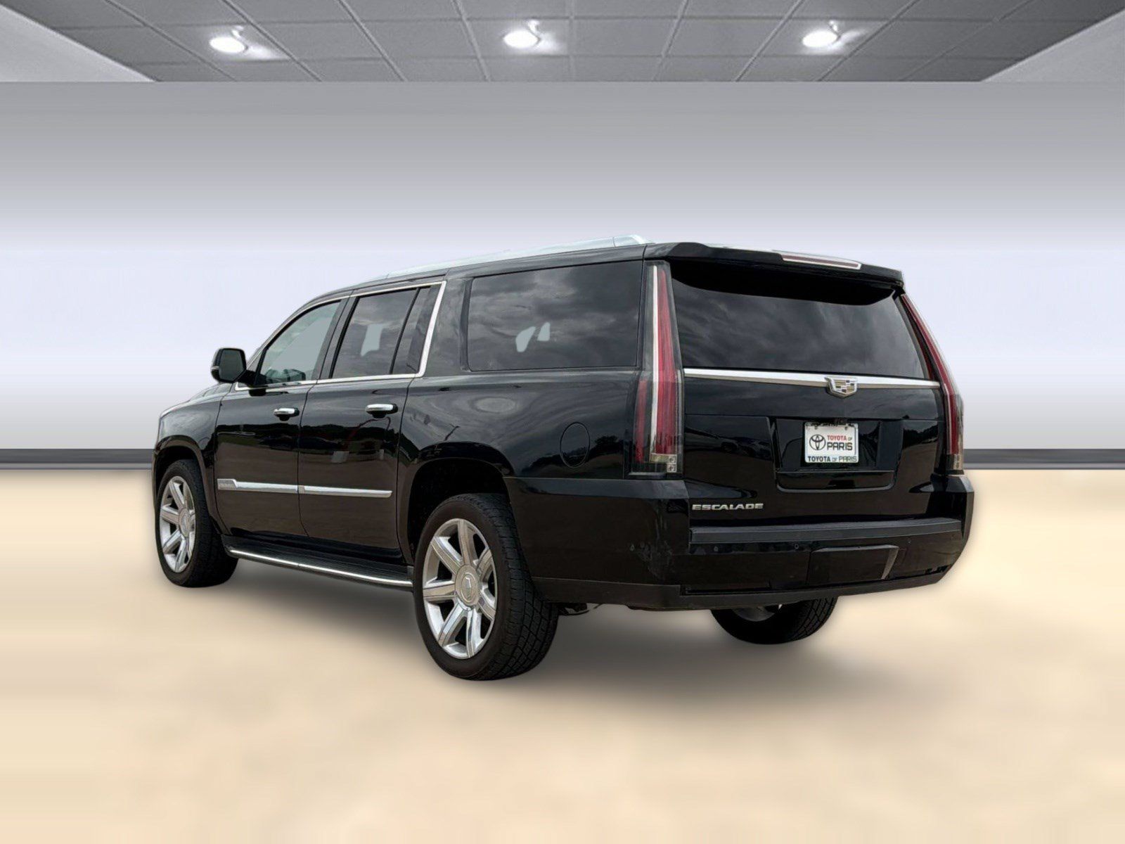 Used 2018 Cadillac Escalade ESV Luxury AWD/4WD image 3