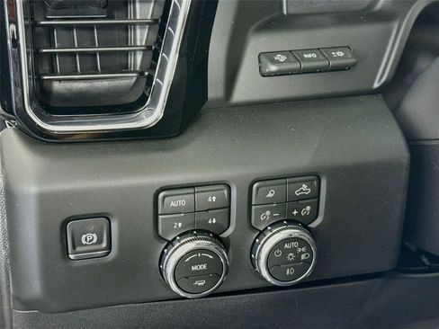 New 2026 GMC Sierra 1500 Denali w/ Technology Package AWD/4WD image 4