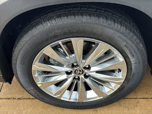New 2026 Toyota Grand Highlander Platinum image 37