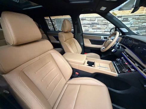 Used 2025 Hyundai Santa Fe Limited image 15