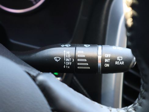 Used 2021 GMC Acadia SLT w/ Premium Package image 42