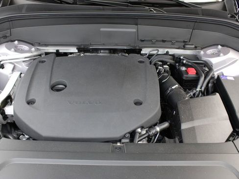 New 2026 Volvo XC90 B6 Plus w/ Protection Package Premier AWD/4WD image 35