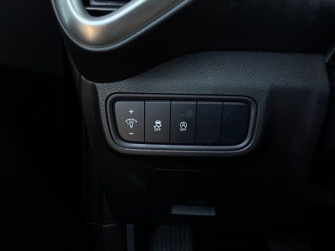Used 2025 Kia Soul LX w/ LX Technology Package FWD image 20