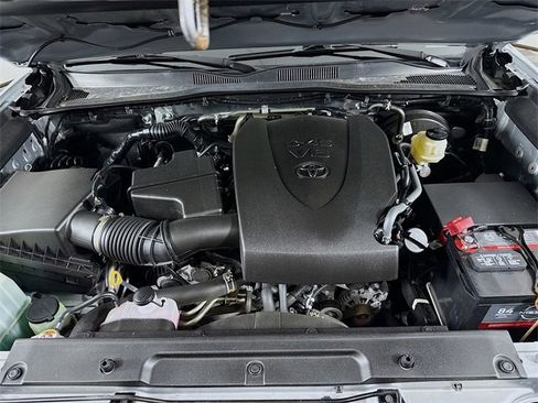 Used 2020 Toyota Tacoma SR5 image 30