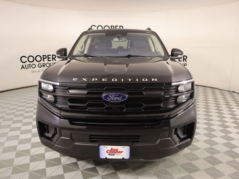 Used 2025 Ford Expedition Active image 8