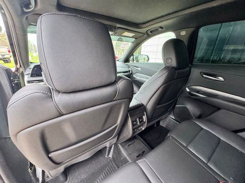 Used 2024 Cadillac XT4 Premium Luxury w/ Technology Package image 15