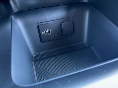 New 2026 Ford Explorer ST-Line image 15