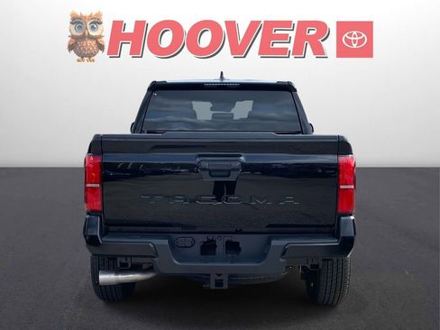 Used 2025 Toyota Tacoma TRD Sport image 3