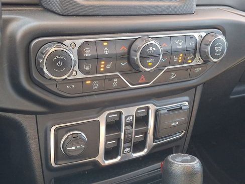 Used 2020 Jeep Wrangler Unlimited Sport AWD/4WD image 17