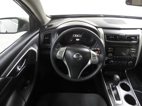 Used 2015 Nissan Altima 2.5 S w/ Power Driver Seat Package FWD image 10
