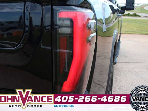 Used 2024 GMC Sierra 2500 AT4 w/ AT4 Premium Plus Package AWD/4WD image 15