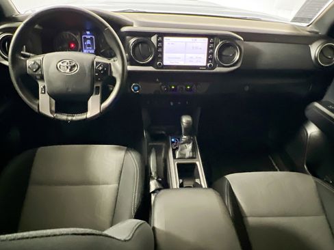 Used 2020 Toyota Tacoma TRD Sport w/ Technology Package RWD image 29