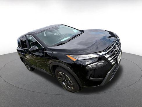 Used 2025 Nissan Rogue SV FWD image 10