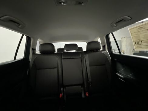 Used 2022 Volkswagen Tiguan SE FWD image 33