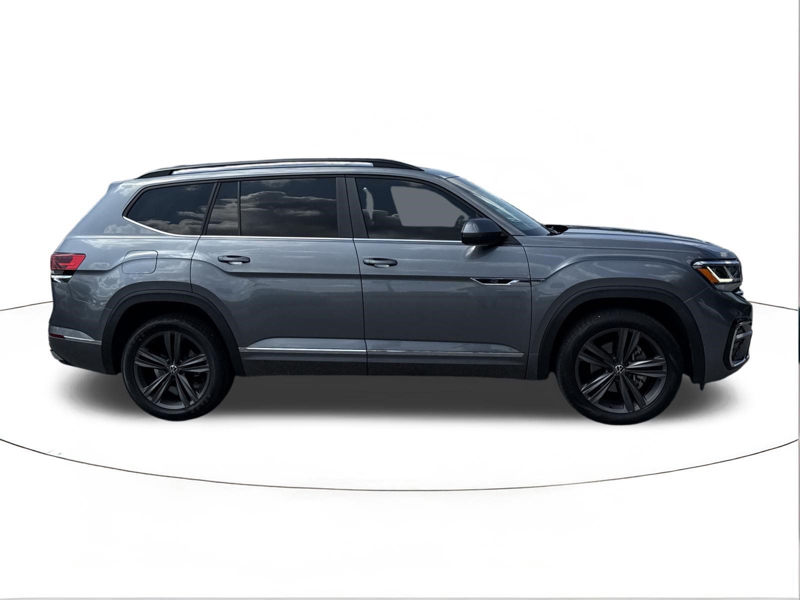Used 2021 Volkswagen Atlas SE w/ Panoramic Sunroof Package AWD/4WD image 2