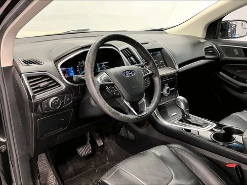 Used 2018 Ford Edge Titanium w/ Equipment Group 301A image 16