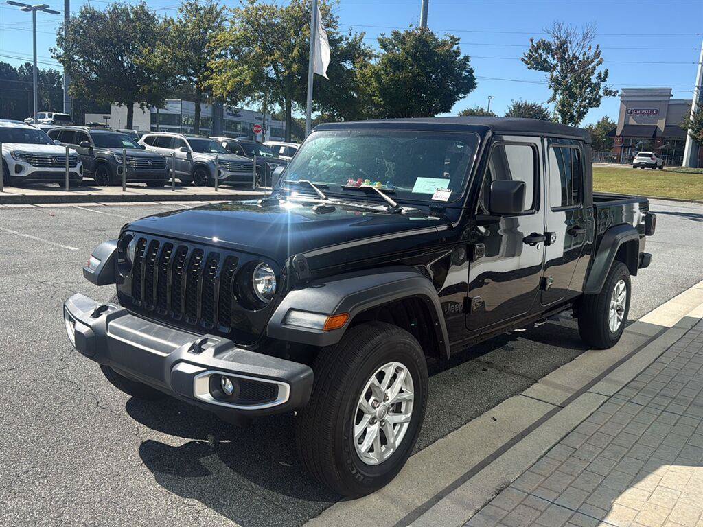 Used 2023 Jeep Gladiator Sport AWD/4WD image 4