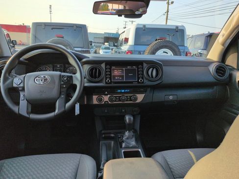 Used 2023 Toyota Tacoma SR AWD/4WD image 12