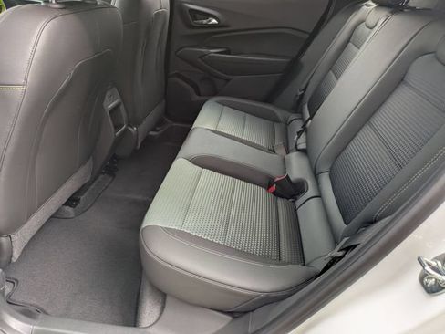 New 2026 Chevrolet Trax LT w/ Sunroof Package FWD image 24