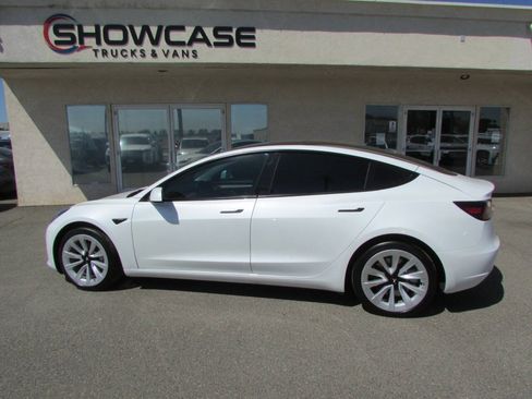 Used 2023 Tesla Model 3 Standard Range RWD image 10