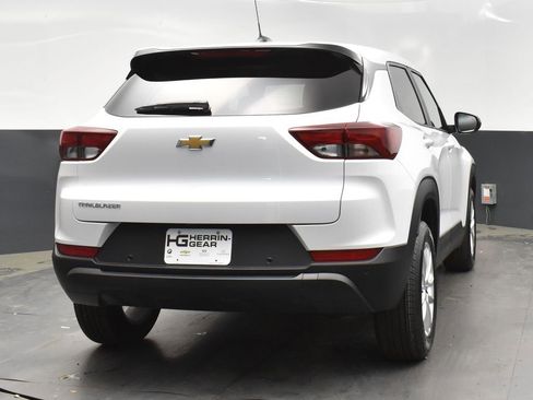 Used 2025 Chevrolet TrailBlazer LS w/ LS Convenience Package FWD image 7