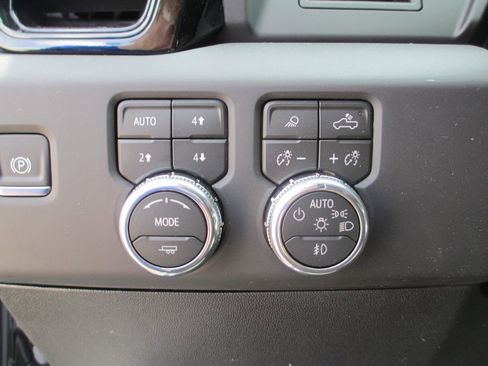 New 2026 GMC Sierra 2500 AT4 AWD/4WD image 16