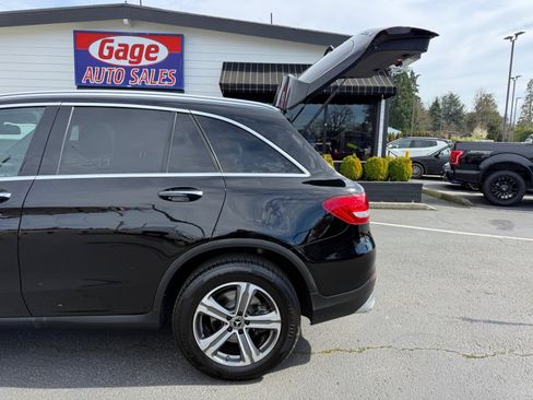 Used 2018 Mercedes-Benz GLC 300 GLC 300 4MATIC w/ Premium Package image 7
