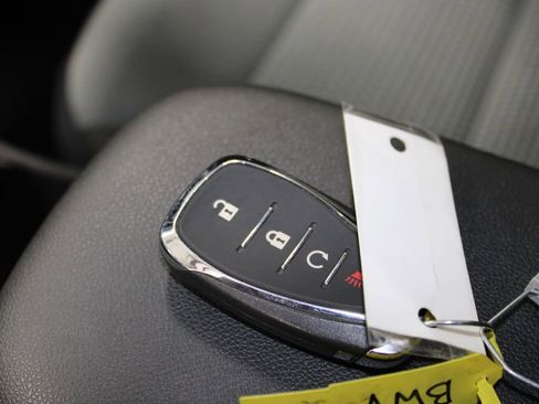 Used 2025 Chevrolet Trax LT image 43