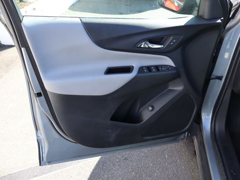 Used 2023 Chevrolet Equinox LT w/ Driver Convenience Package image 15