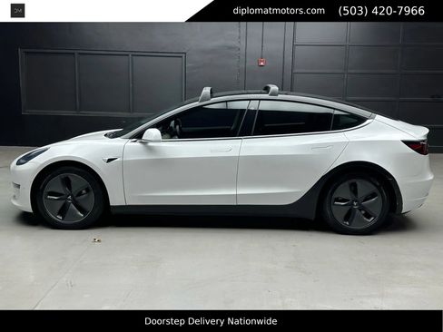 Used 2020 Tesla Model 3 image 4