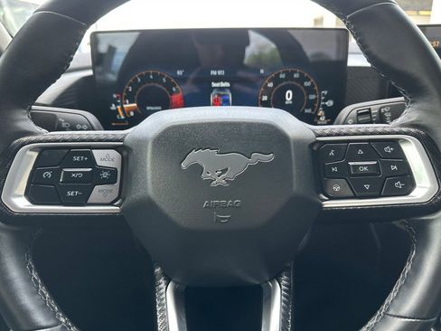 Used 2025 Ford Mustang Coupe image 22