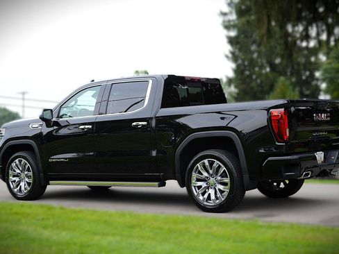 Used 2024 GMC Sierra 1500 Denali AWD/4WD image 7