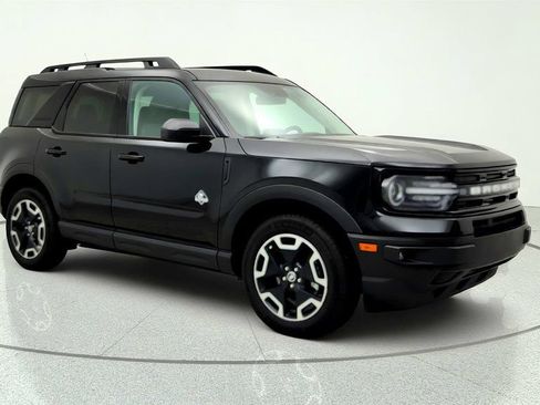 Used 2023 Ford Bronco Sport Outer Banks w/ Tech Package AWD/4WD image 3