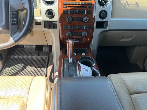 Used 2010 Ford F150 Lariat RWD image 11