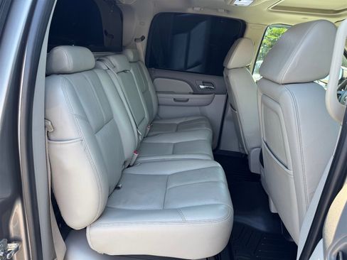 Used 2007 Chevrolet Avalanche LTZ w/ LTZ Preferred Equipment Group image 18