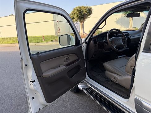 Used 2000 Toyota 4Runner Limited RWD image 13